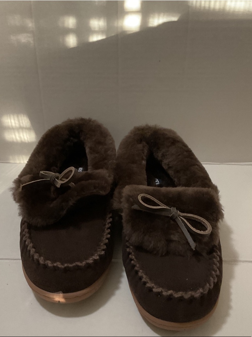 NEW ( NWOT) Lands' End Brown Faux-Fur Moccasin Slippers with Rubber Soles. - Picture 6 of 7